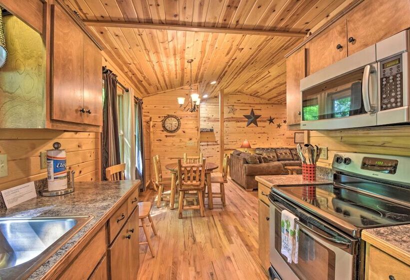 The Bear Paw At The Sautee Mountain Retreat