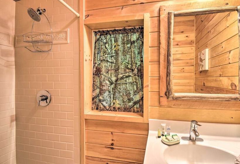 The Bear Paw At The Sautee Mountain Retreat