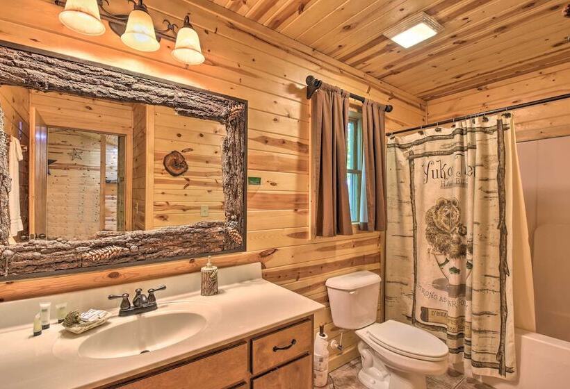 The Bear Paw At The Sautee Mountain Retreat