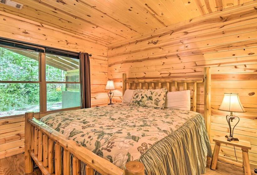 The Bear Paw At The Sautee Mountain Retreat