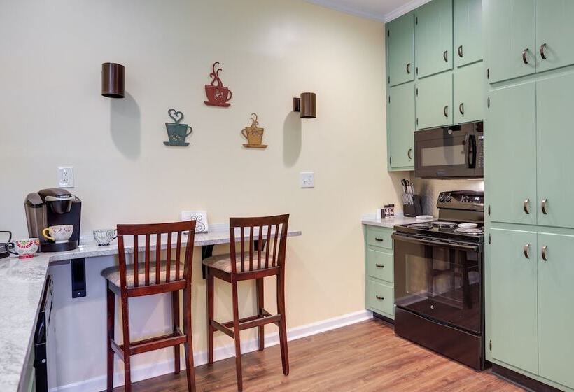 The Inn On Second    Jackson Family Home!