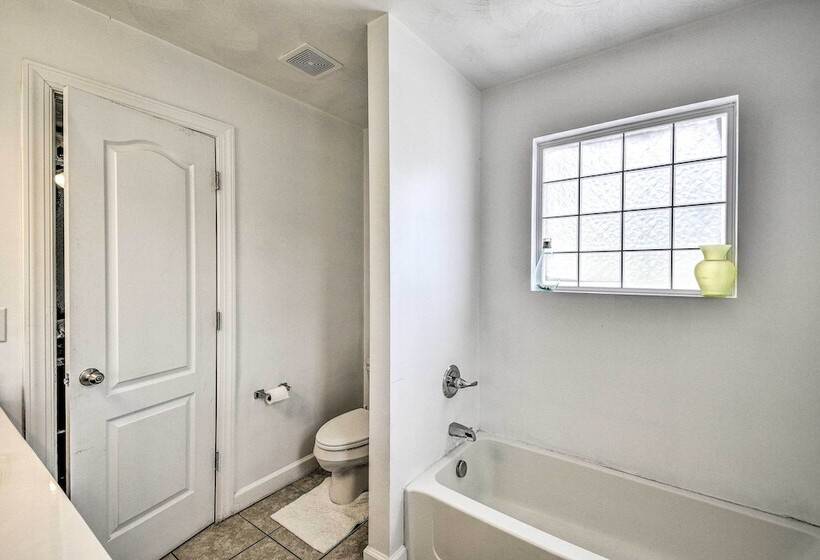 The Lucas:  Cheery House W/ Fenced Backyard!