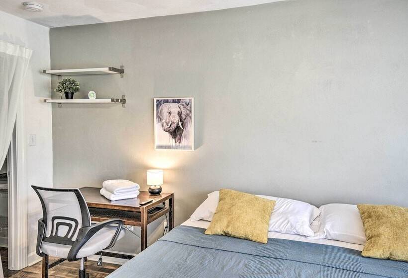 The Lucas:  Cheery House W/ Fenced Backyard!