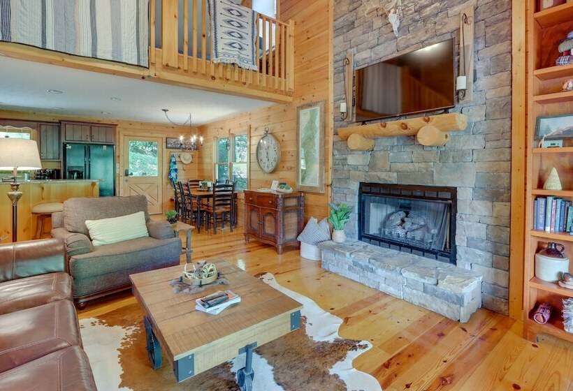 The River Rest  Ellijay Cabin W/ Hot Tub!