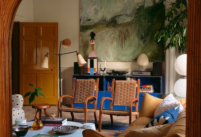 The Townhouse By 8 Holland Street