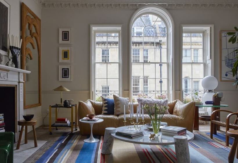 The Townhouse By 8 Holland Street