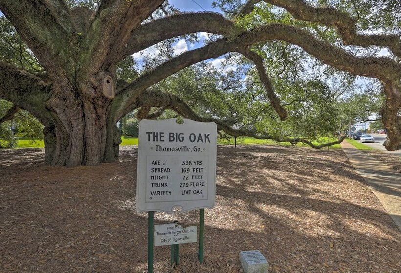 Thomasville Cottage Near The Big Oak & Downtown!