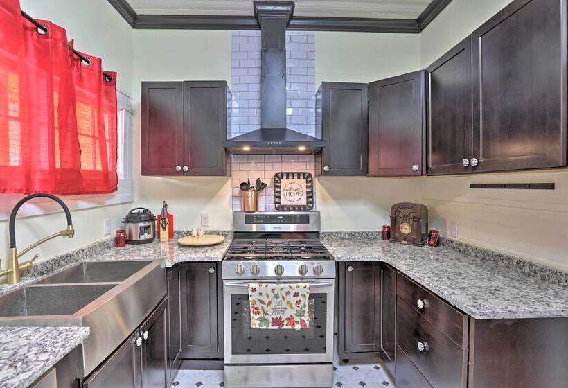 Thomasville Cottage Near The Big Oak & Downtown!