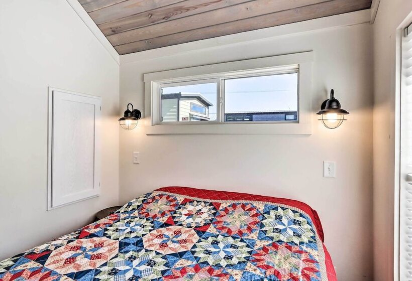 Tiny Home Retreat W/ Fire Pit ~ 3 Mi To Lake!