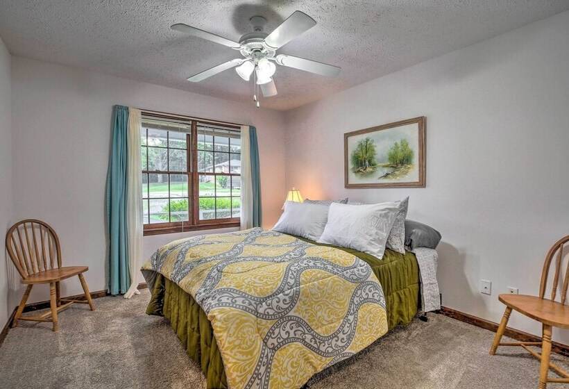 Quiet Home W/ Fire Pit   1 Mi To Downtown Acworth!