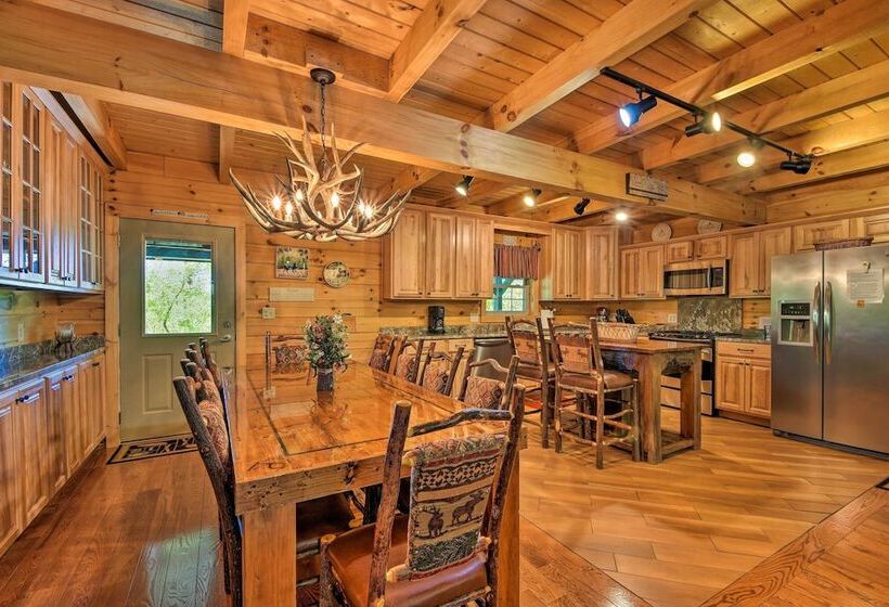 Trenton Cabin W/ Hot Tub   14 Mi To Lookout Mtn!