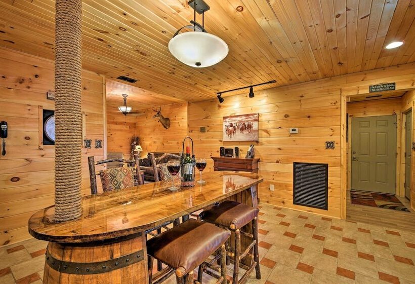 Trenton Cabin W/ Hot Tub   14 Mi To Lookout Mtn!