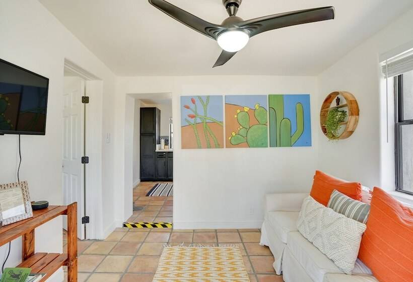 Tuscon Desert Retreat With Patio Near U Of A!