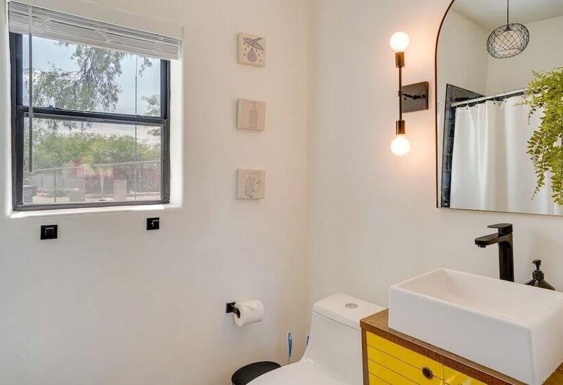 Tuscon Desert Retreat With Patio Near U Of A!
