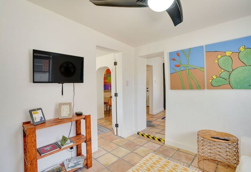 Tuscon Desert Retreat With Patio Near U Of A!