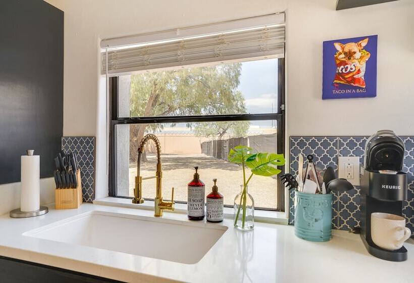 Tuscon Desert Retreat With Patio Near U Of A!