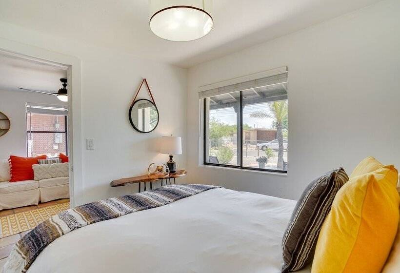 Tuscon Desert Retreat With Patio Near U Of A!