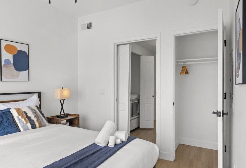 Two Cozysuites Apartment Chandler