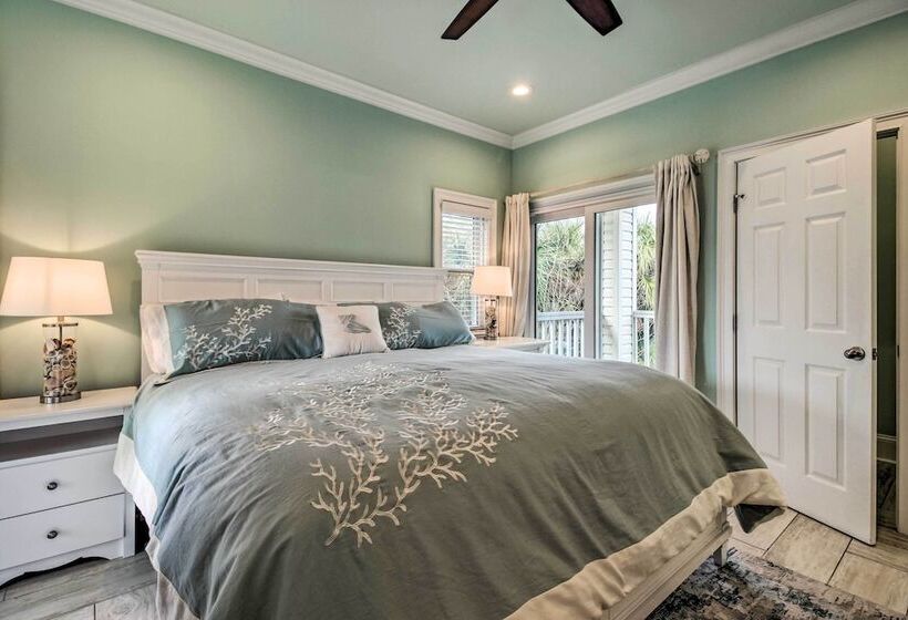 Tybee Island Home W/ Rooftop & Ocean Views!