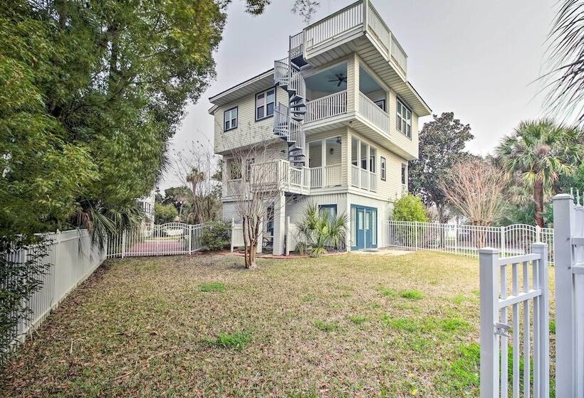 Tybee Island Home W/ Rooftop & Ocean Views!