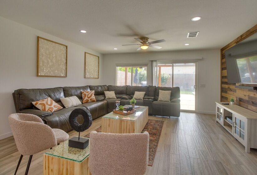 Chic Indio Oasis W/ Game Room + Gas Grill!