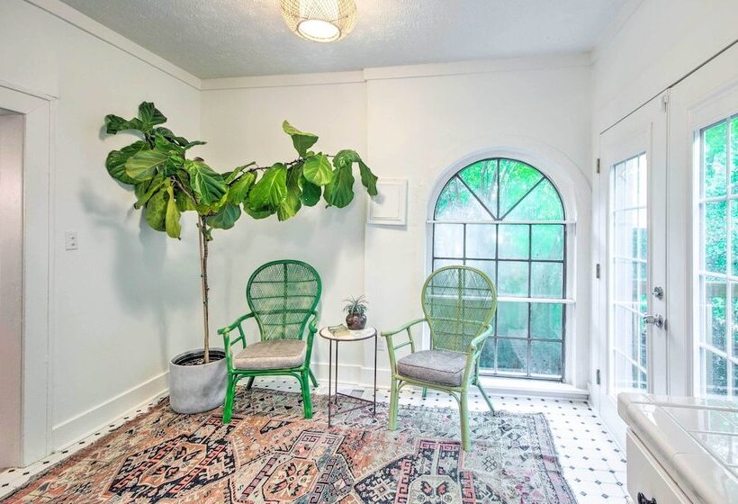 Updated Central Jackson Home < 2 Mi To Dtwn!