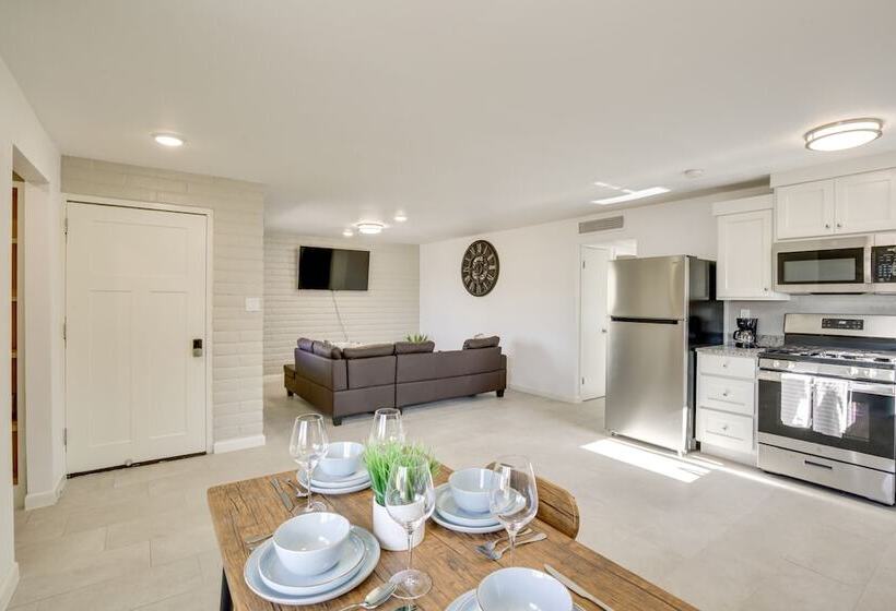 Updated El Paso Home 14 Mi To Downtown!