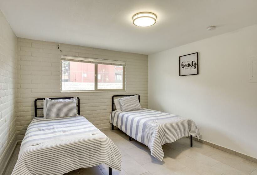 Updated El Paso Home 14 Mi To Downtown!