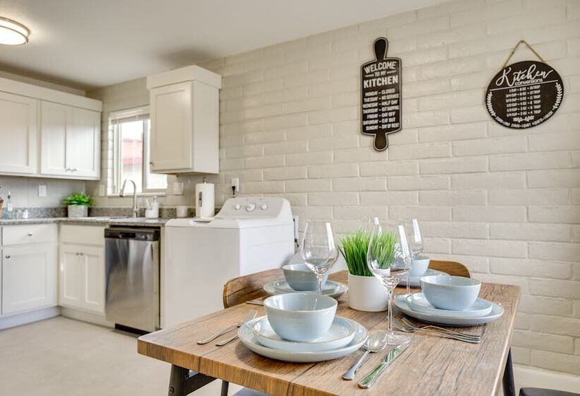 Updated El Paso Home 14 Mi To Downtown!