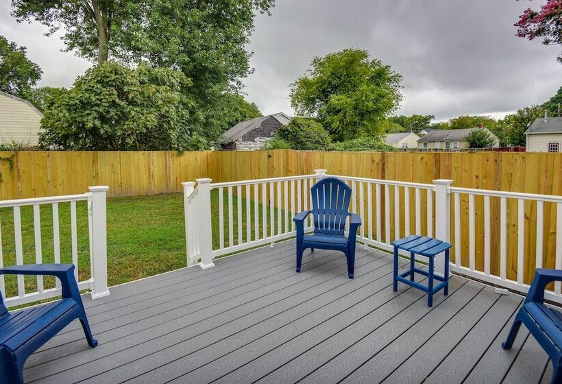 Walk To Beach: Hampton Home W/ Grill!