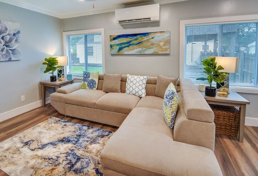 Walk To Beach: Hampton Home W/ Grill!