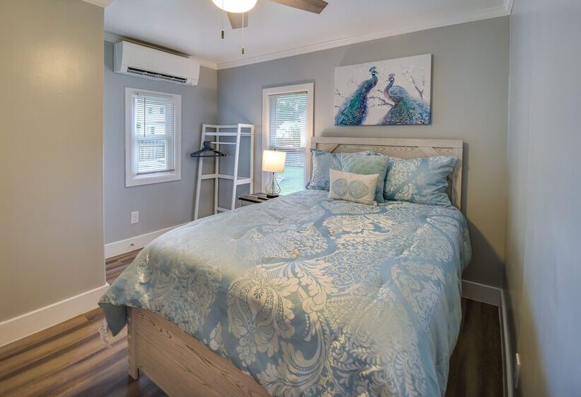 Walk To Beach: Hampton Home W/ Grill!