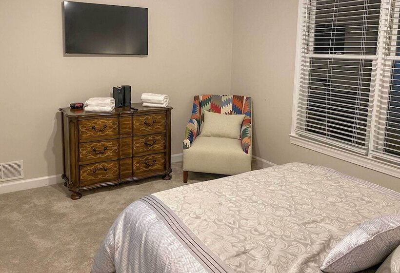 Updated Mableton Home ~ 14 Miles To Downtown Atl!