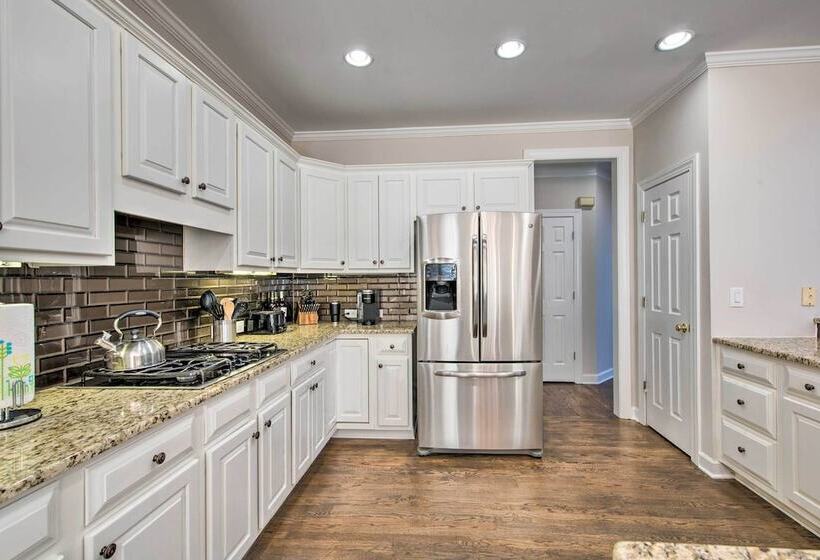 Updated Mableton Home ~ 14 Miles To Downtown Atl!