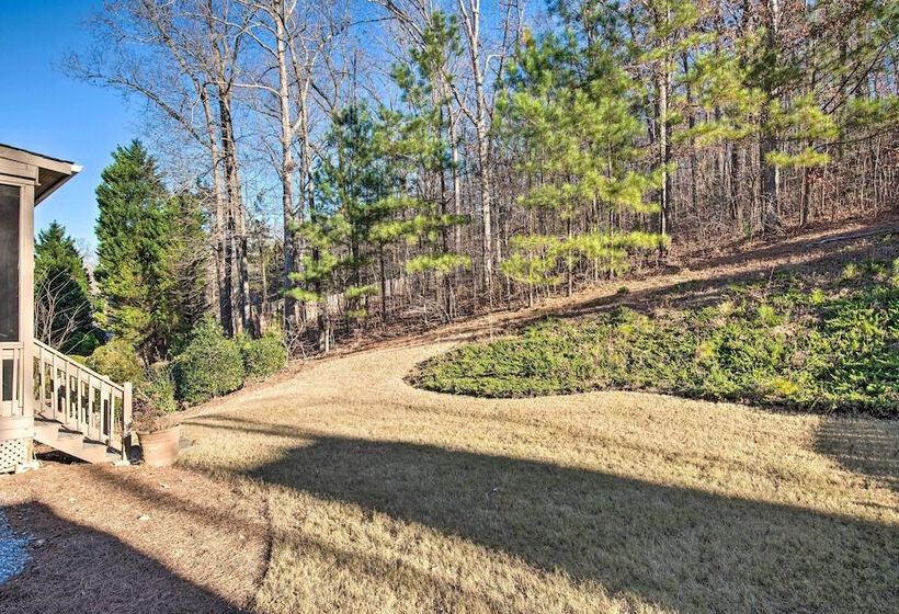 Updated Mableton Home ~ 14 Miles To Downtown Atl!