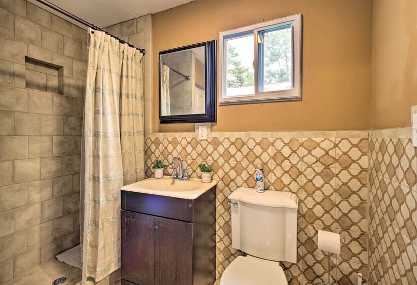 Updated Savannah Hideaway W/ Luxury Backyard!