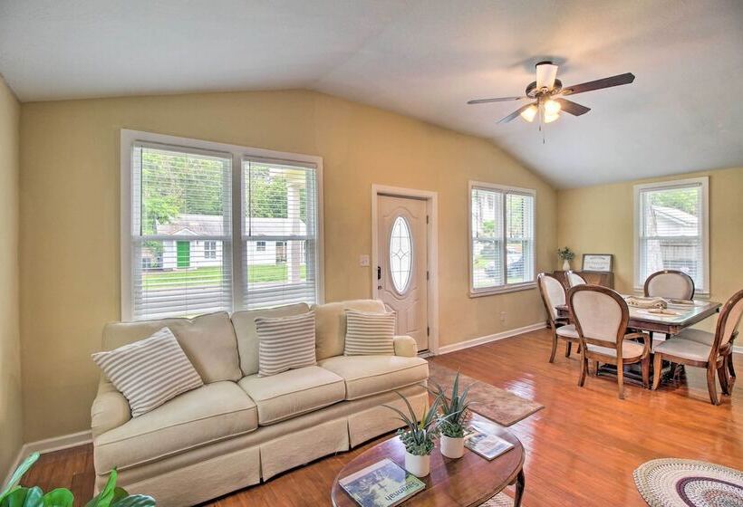Updated Savannah Hideaway W/ Luxury Backyard!
