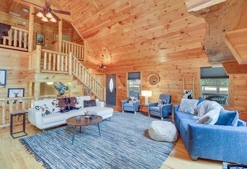 Upscale Coosawattee Cabin W/ Hot Tub & Fire Pit!