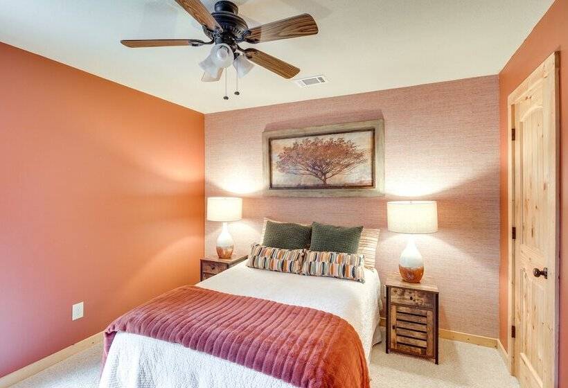 Upscale Coosawattee Cabin W/ Hot Tub & Fire Pit!