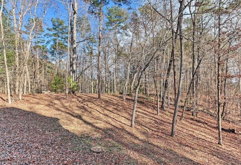 Upscale Coosawattee Cabin W/ Hot Tub & Fire Pit!