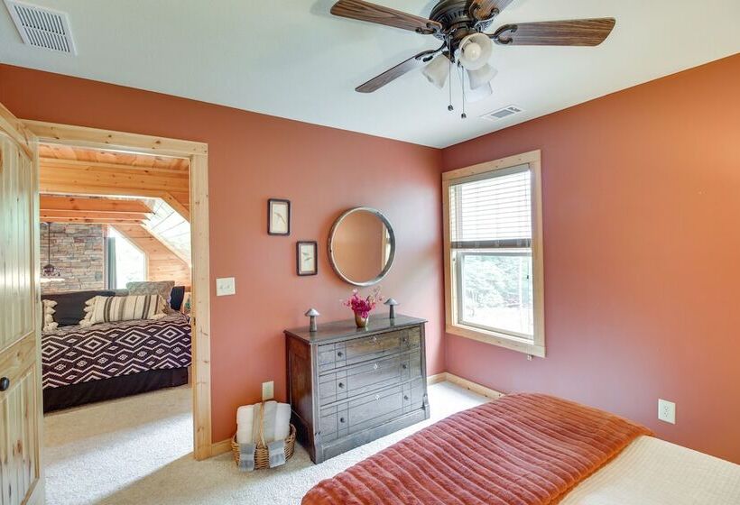 Upscale Coosawattee Cabin W/ Hot Tub & Fire Pit!