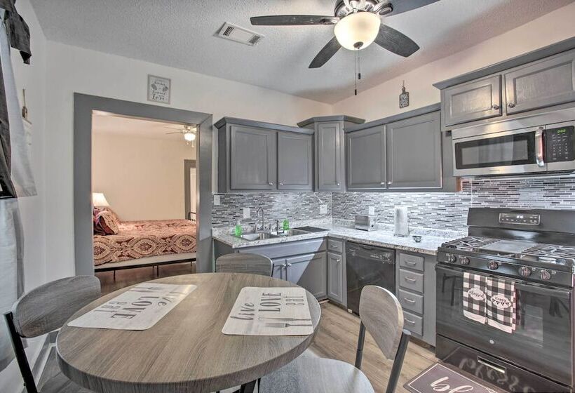 Uptown Nola Abode, 4 Miles To The French Quarter!