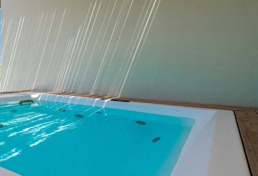 Vaya Suites By Omilos Hotels