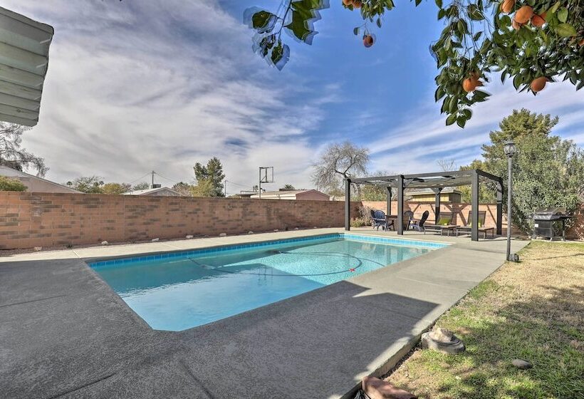 Vibrant Tucson Home: Pool, Hot Tub & Fire Pit