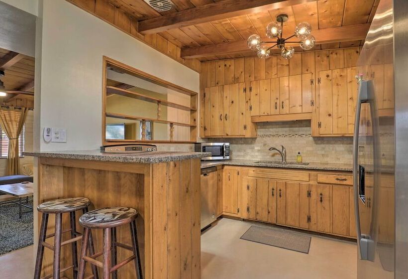 Vibrant Tucson Home: Pool, Hot Tub & Fire Pit