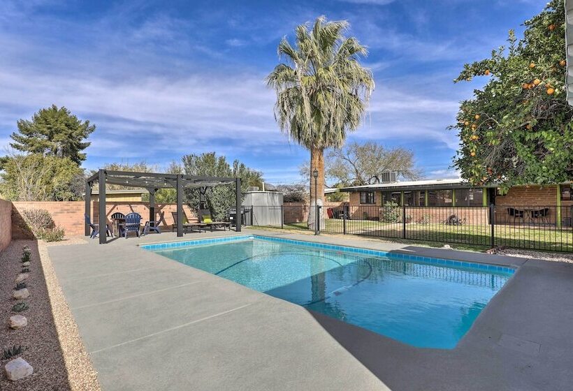 Vibrant Tucson Home: Pool, Hot Tub & Fire Pit
