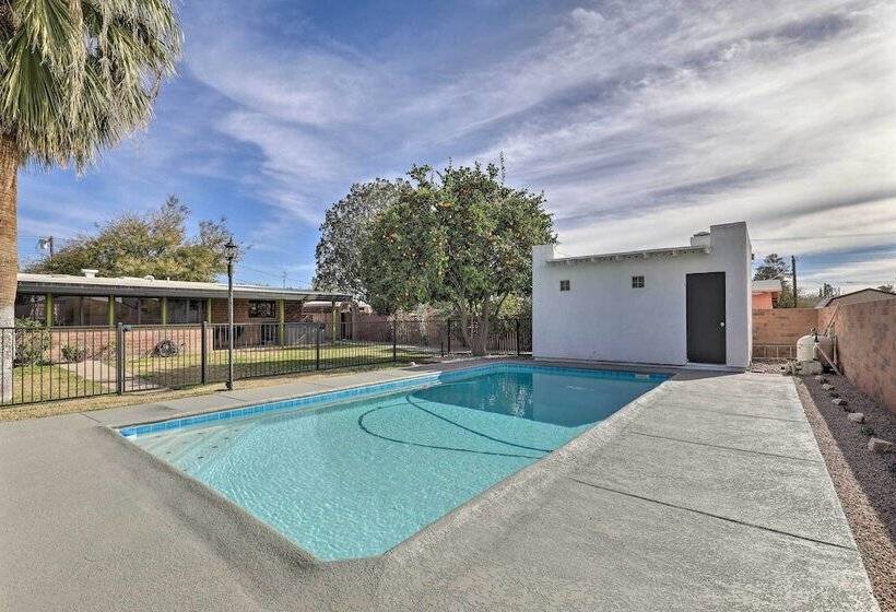 Vibrant Tucson Home: Pool, Hot Tub & Fire Pit