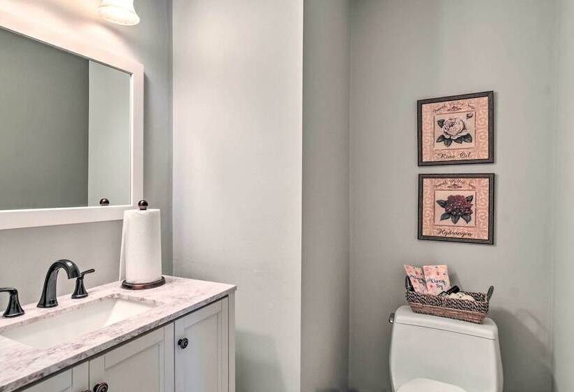 Virginia Beach Family House < 1 Mi To Golf Club!