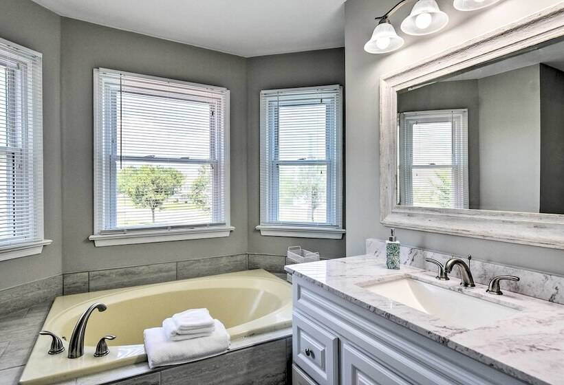 Virginia Beach Family House < 1 Mi To Golf Club!