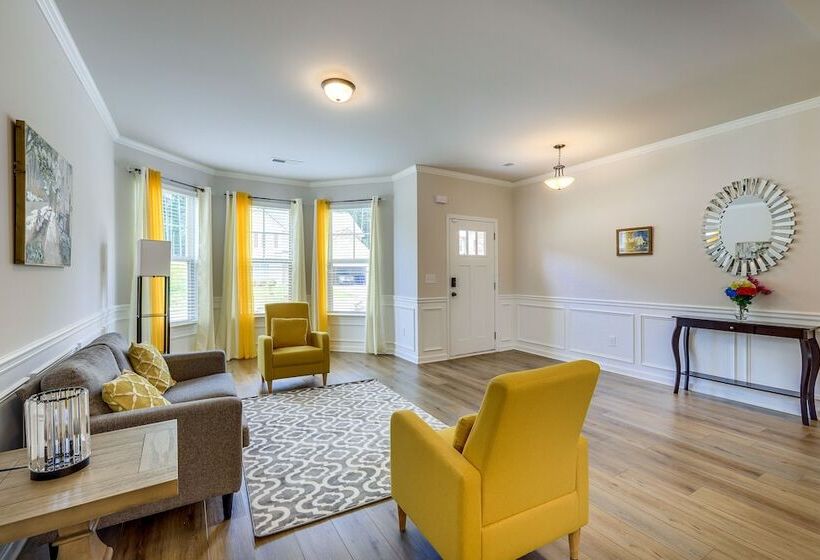 Walnut Grove Haven: Spacious Retreat W/ Fireplace!